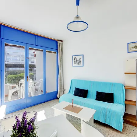 Διαμέρισμα In With Beachfront View Ρόζες