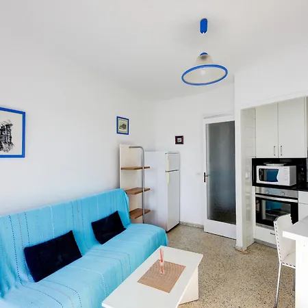 In With Beachfront View Διαμέρισμα Ρόζες