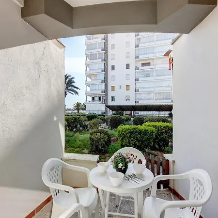 In With Beachfront View Διαμέρισμα