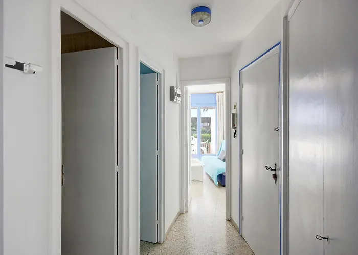 In With Beachfront View Apartamento Roses