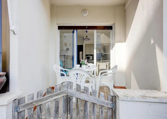 Apartamento In With Beachfront View Roses