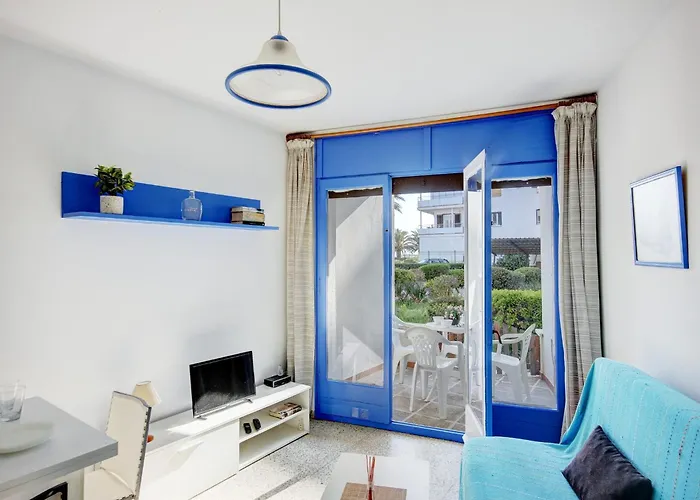 In With Beachfront View Apartamento *
