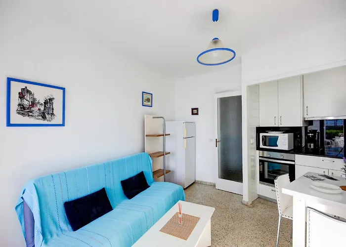 In With Beachfront View Apartamento Roses