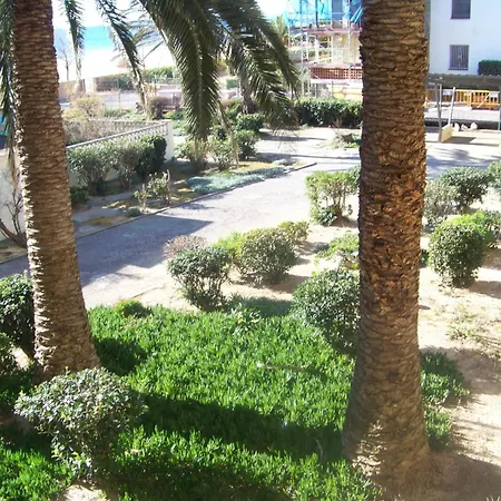 Apartment In With Beachfront View *